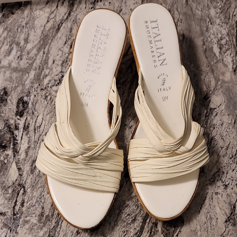Italian Shoemakers Women's Elegant Cream Sandals